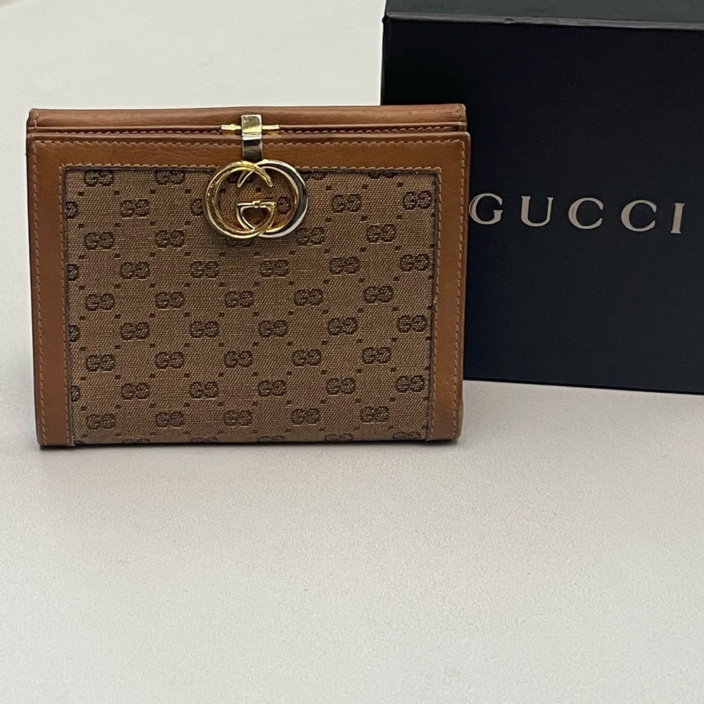 Authentic Gucci GG Monogram Vintage Wallet